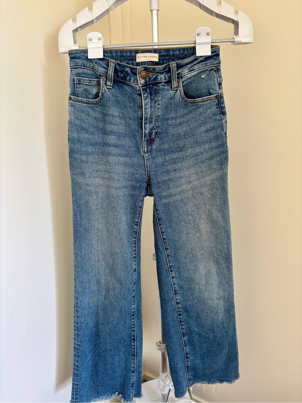 Oliver Logan Straight-Leg Jeans in Blue